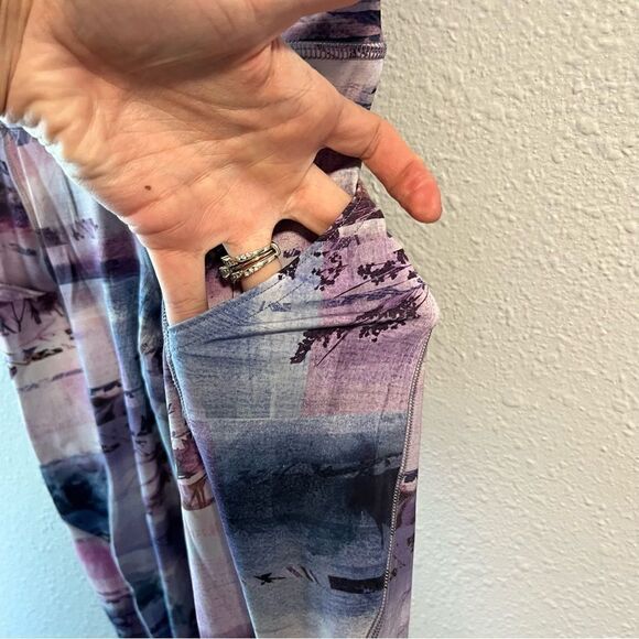 Lululemon Fast & Free 7/8 Tight II *Nulux 25"
Sunrise Silhouette Multi - Picture 8 of 12